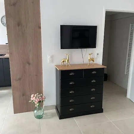 - Vrai A Pied Apartment