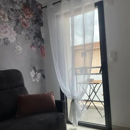 - Vrai A Pied Apartment